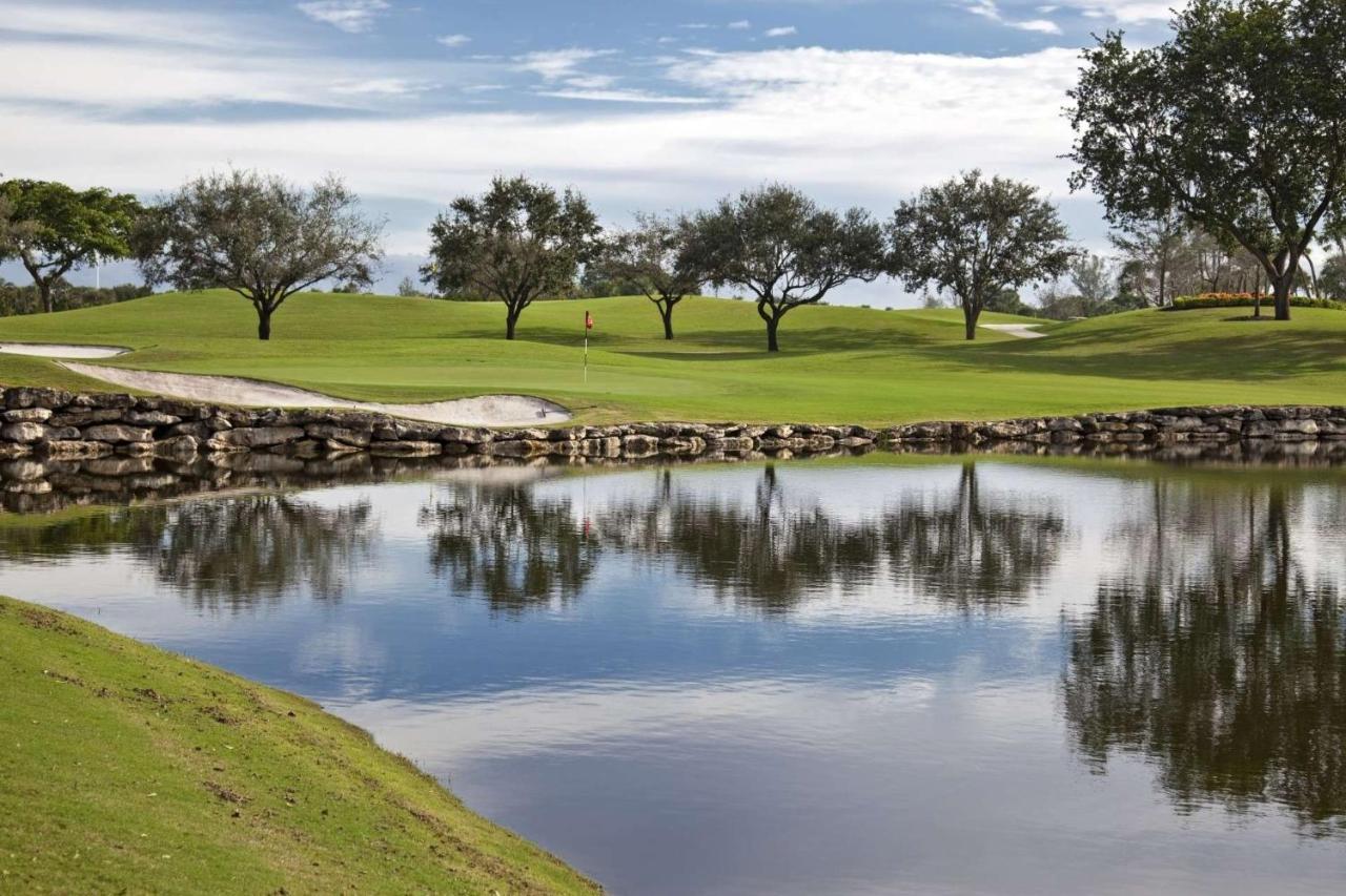 Golf And Tennis Community - Stunning Sunset Scenes Villa Wesley Chapel Exterior photo